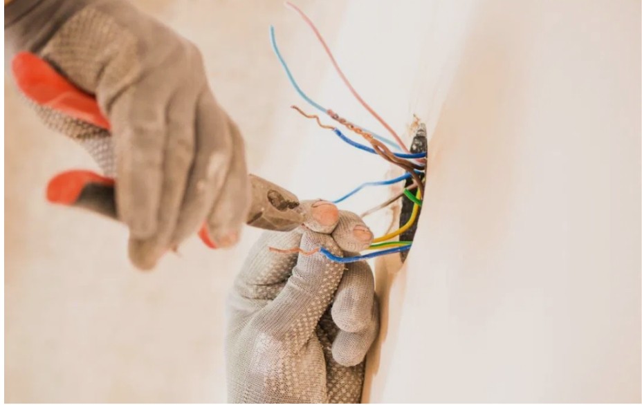 Top 5 Mistakes to Avoid While Installing Electric Cables - Mating Press